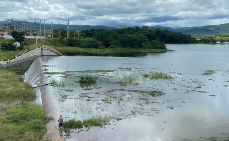 Chuvas garantem recarga e número de açudes sangrando sobe para 24 na Paraíba