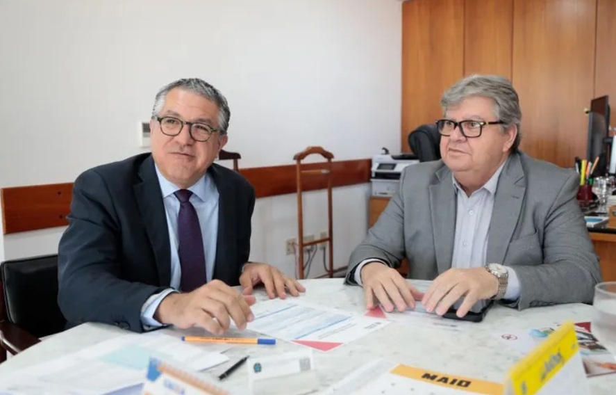 Ministro promete visita de Lula à Paraíba