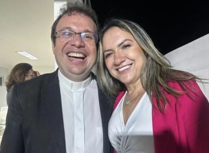 Presidente Tide Eduardo destina “Voto de Aplausos” ao Padre Fabrício