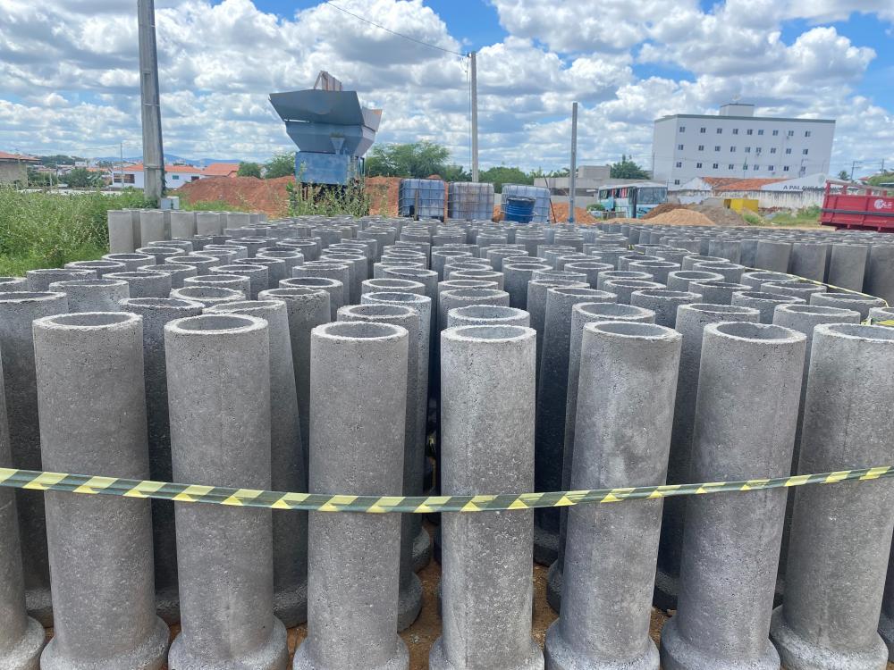 Visando economicidade, Prefeitura de Patos realiza fabricação própria das manilhas para conserto e manutenção das galerias