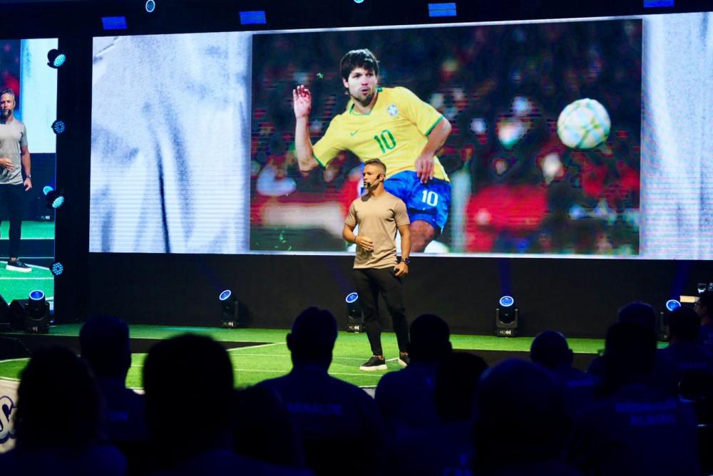 NEon: ex-jogador e ídolo do Flamengo, Diego Ribas vai ministrar palestra na Paraíba