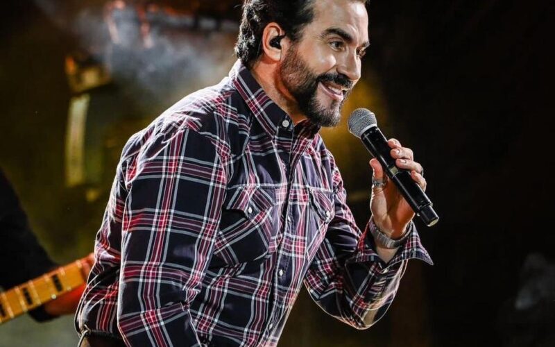 Padre Fábio de Melo emociona público em show marcado por louvor e mensagens de fé e amor no São João de Campina