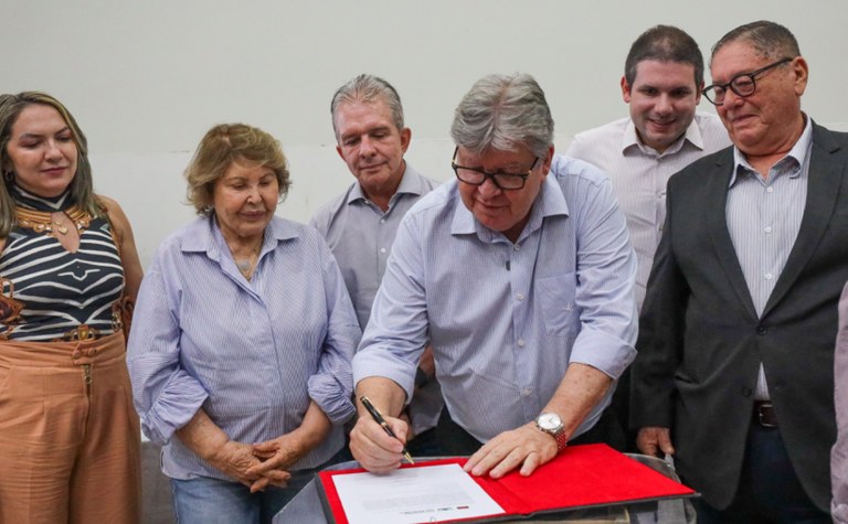 João Azevêdo autoriza início das obras do Hospital de Trauma do Sertão 