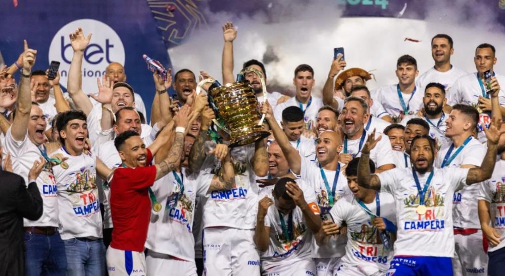 Fortaleza perde para o CRB, mas vence nos pênaltis e garante o tri