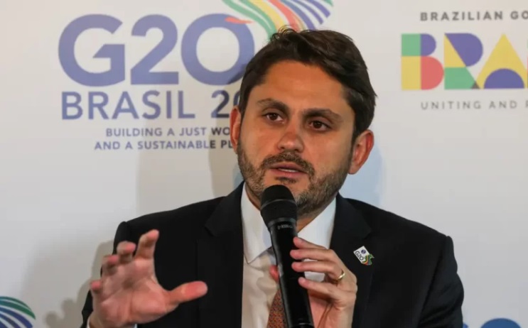 Polícia Federal indicia Ministro das Comunicações por uso indevido de recursos públicos