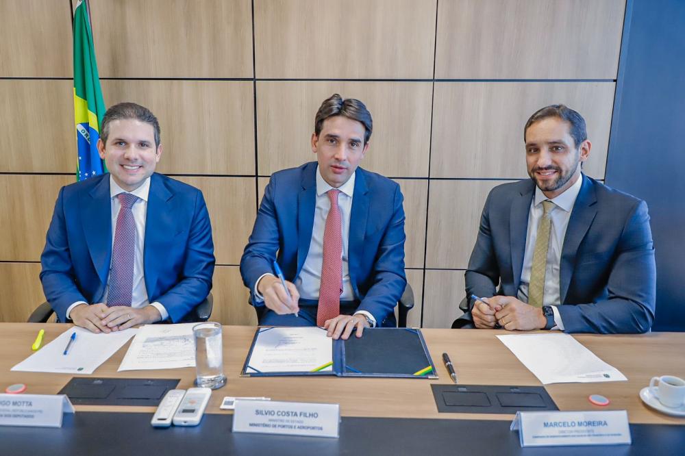 Em reunião com deputado Hugo Motta, ministro anuncia início do projeto do aeroporto de São Bento-PB