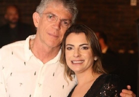 Esposa de Ricardo Coutinho deixa cargo no Governo Lula e ganha força como vice de Cartaxo em João Pessoa