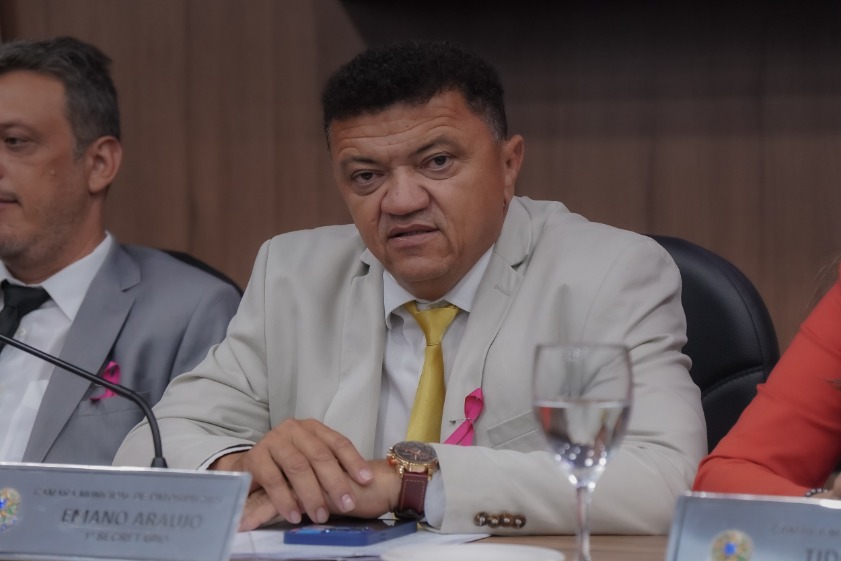 “Humilde que sou, poucos acreditavam que seria reeleito”, desabafa Décio Motos