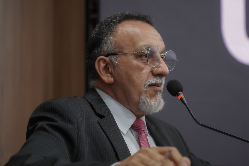 “As casas legislativas defendem, em sua maioria, os interesses da elite”, afirma Zé Gonçalves