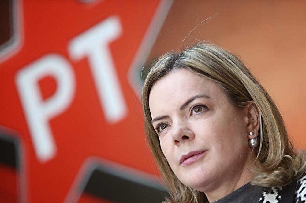 Gleisi assume articulação política de Lula e aponta Hugo Motta como peça-chave para 2026