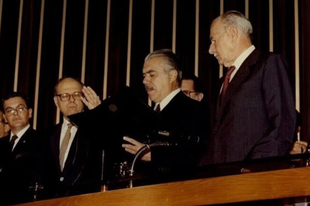 Brasil completa 40 anos de redemocratização pós-ditadura militar