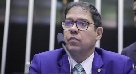 “Em nenhum lugar do mundo houve golpe sem armas”, diz presidente em exercício da Câmara Federal