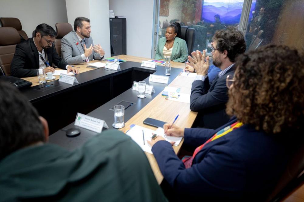 Ministra Margareth Menezes recebe secretário Pedro Santos e confirma presença na Paraíba, em abril