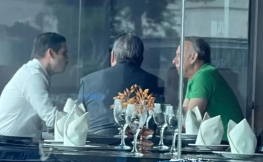 João, Hugo e Aguinaldo são vistos em reunião reservada em restaurante de João Pessoa