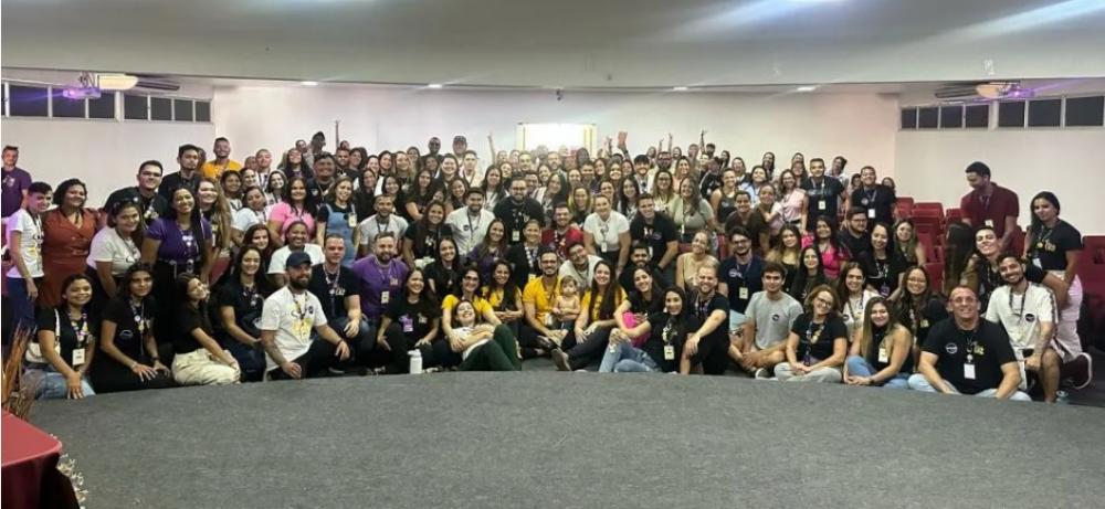 Cerca de 200 jovens participam da Convenção de Voluntários 2025 da ONG Ser de Luz, em Patos