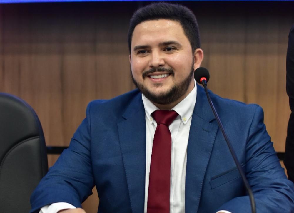 Patos: Líder do governo marca audiência para buscar soluções de demandas da SEINFRA junto com colegas de parlamento