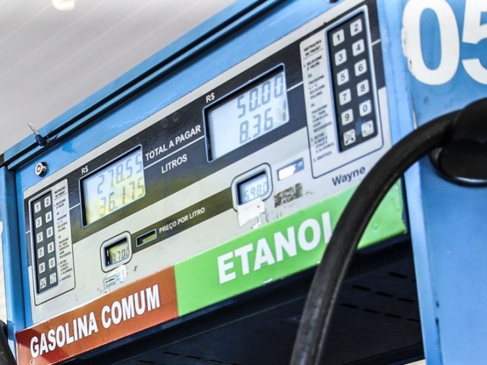 Ministro também vai falar sobre políticas de preço da Petrobras - (Foto: José Cruz/Agência Brasil)
