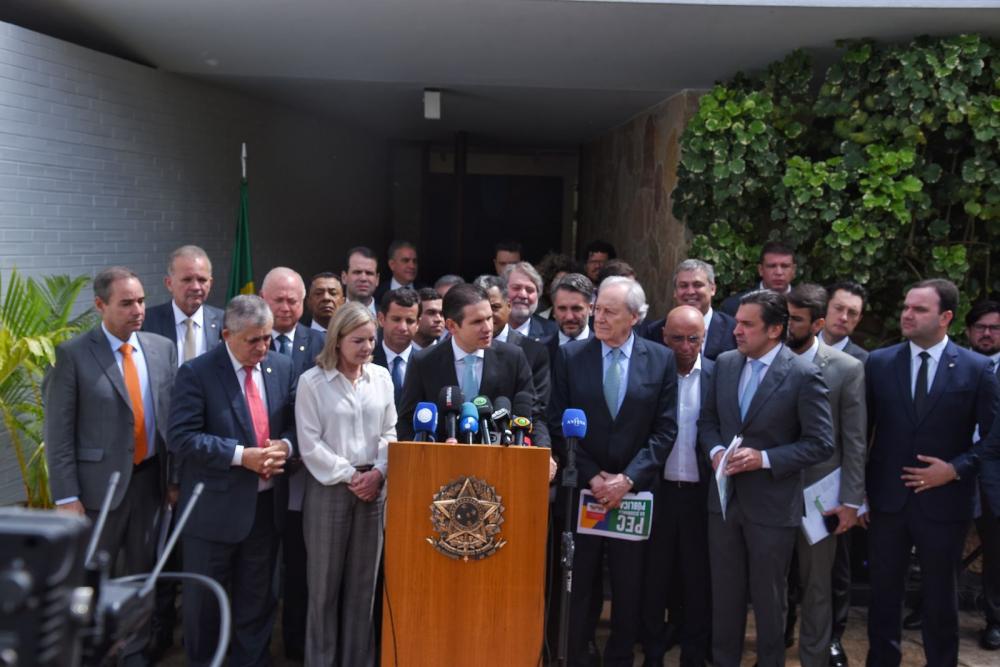 Presidente da Câmara, Hugo Motta, recebe PEC da Segurança Pública das mãos do ministro Ricardo Lewandowski