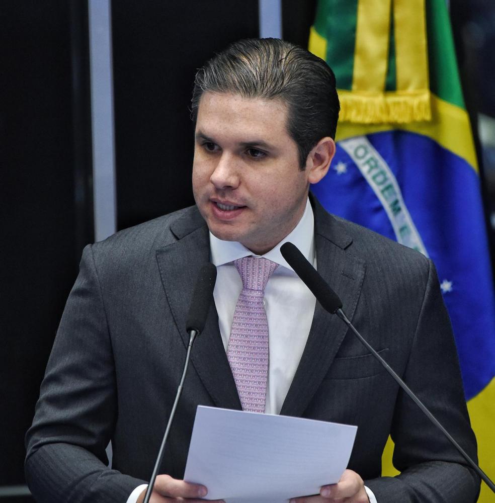 Pressionado por Anistia, Hugo Motta diz que “na democracia ninguém decide sozinho”