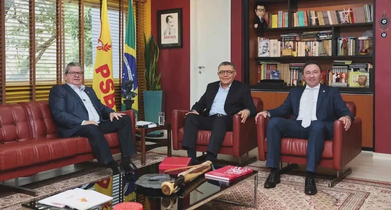 Presidente nacional do PSB se reúne com João e trata candidatura do governador ao Senado como “prioridade”