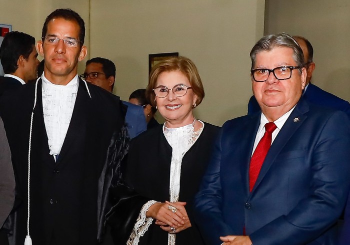 João Azevêdo prestigia posse de novo membro efetivo do TRE-PB, juiz federal Bruno Teixeira de Paiva