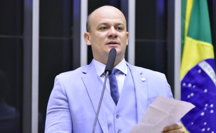 Gilberto Silva: maior eficiência à capacidade de resposta dos governos - (Foto: Zeca Ribeiro / Câmara dos Deputados)