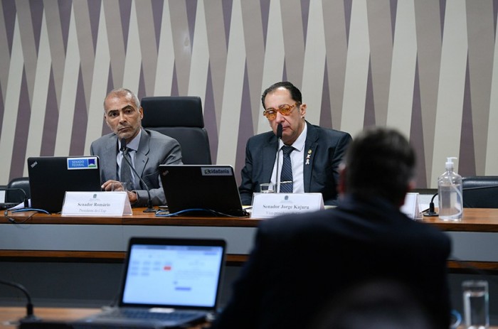 O presidente da CEsp, Romário, e o vice, Jorge Kajuru, em reunião da comissão - Foto: Edilson Rodrigues/Agência Senado