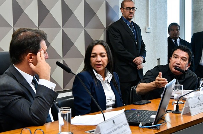 Arthur Maia, presidente, Eliziane Gama, relatora e Magno Malta, segundo-vice-presidente da CPMI - Foto: Geraldo Magela/Agência Senado