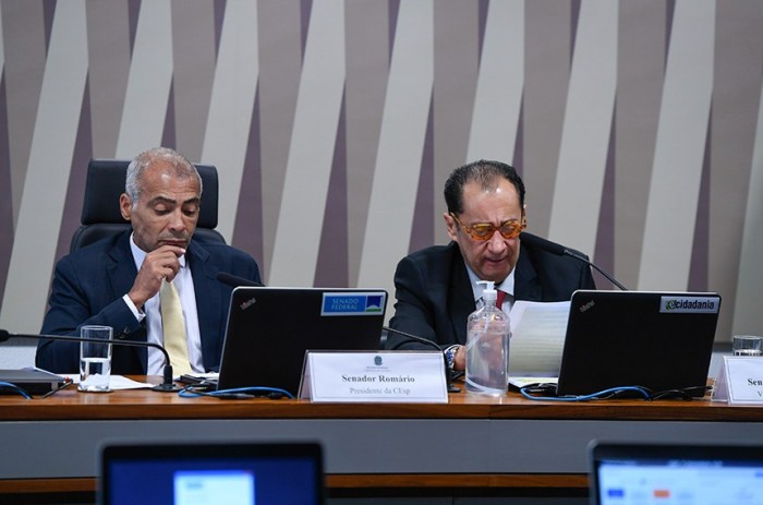 Romário, relator, e Kajuru, autor do projeto aprovado na Comissão de Esporte - Foto: Edilson Rodrigues/Agência Senado