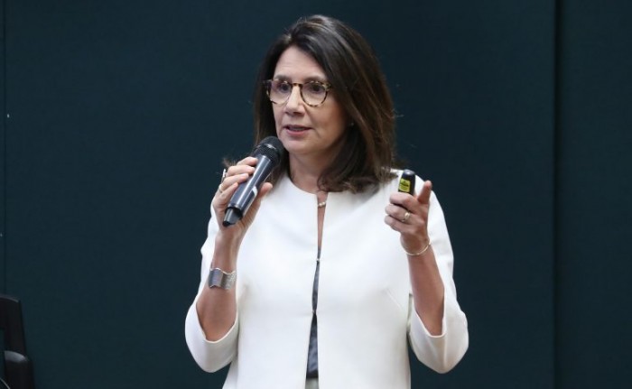 Ana Toni: 