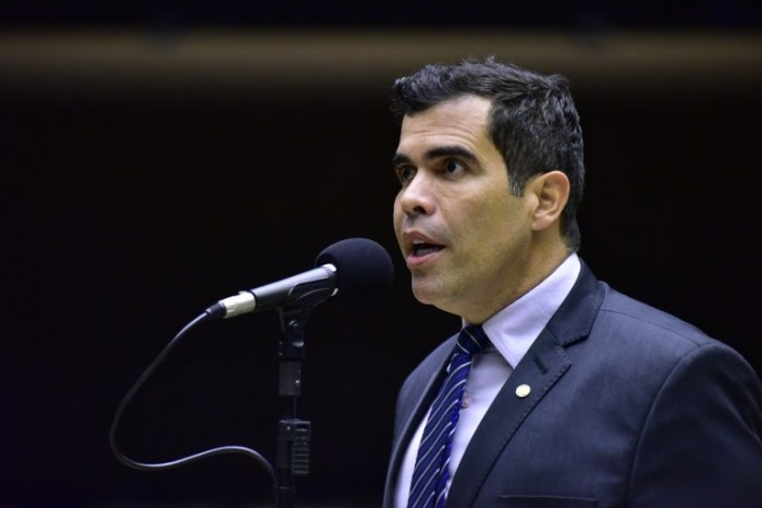 Ricardo Ayres disse que o ensino noturno não é oferecido em 710 municípios - (Foto: Zeca Ribeiro/Câmara dos Deputados)