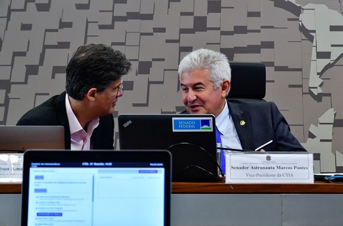 O senador Astronauta Marcos Pontes (PL-SP) conduziu o debate com a participação do professor de medicina da USP, Edson Amaro Júnior - Foto: Waldemir Barreto/Agência Senado