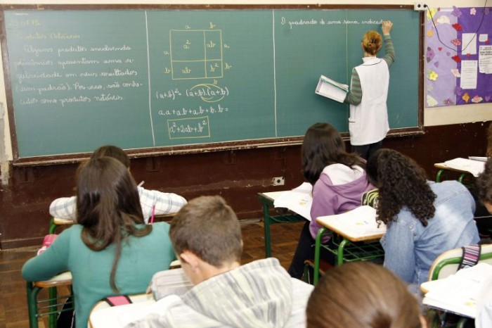 Deputadas querem garantir a pluralidade de ideias nas salas de aula - (Foto: Henderson Alves/SEED-PR)