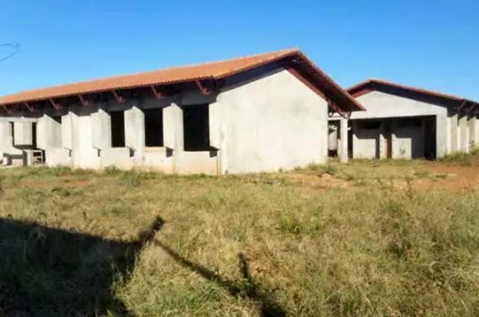 A intenção do governo é aplicar cerca de R$ 4 bi na conclusão de 3.540 obras de escolas em 1.659 municípios - Foto: Direto das Ruas