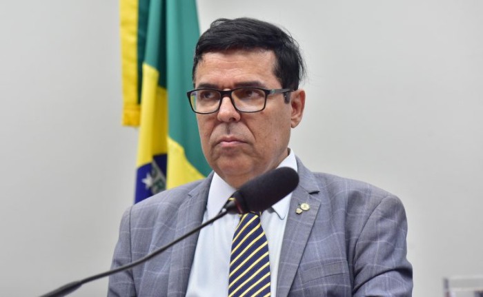 Paulo Fernando recomendou a aprovação de substitutivo - (Foto: Zeca Ribeiro / Câmara dos Deputados)