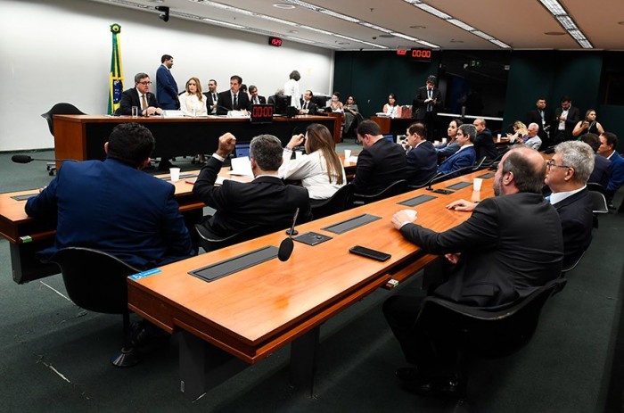 A liberação dos R$ 4 bilhões está prevista em uma instrução aprovada pela Comissão Mista de Orçamento - Foto: Roque de Sá/Agência Senado