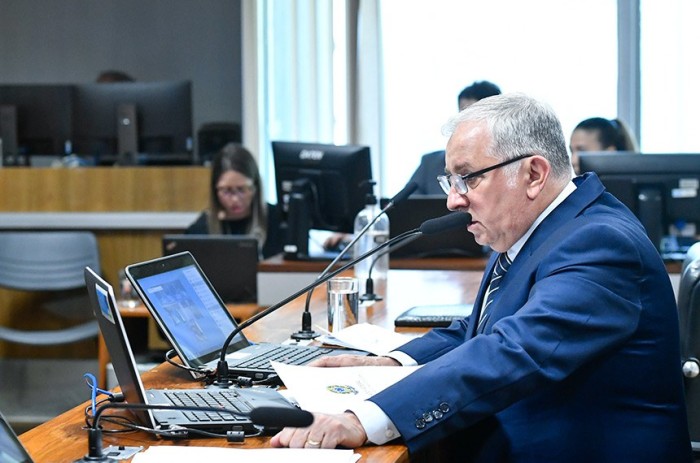 Izalci Lucas comandou a reunião desta terça-feira - Foto: Geraldo Magela/Agência Senado