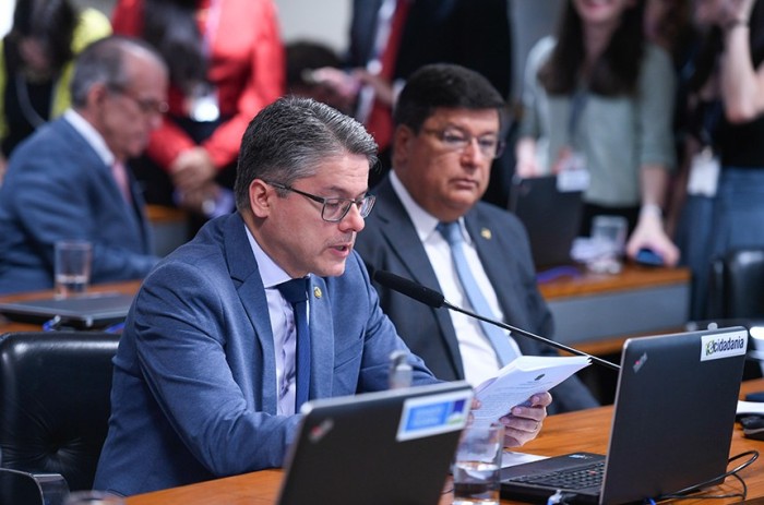 Segundo Alessandro, a alíquota proposta no projeto é inferior à metade da alíquota cobrada nos países da OCDE - Foto: Edilson Rodrigues/Agência Senado