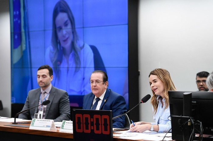 A presidente da comissão mista, senadora Daniella Ribeiro, ao lado do relator-geral, deputado Luiz Carlos Motta - Foto: Edilson Rodrigues/Agência Senado